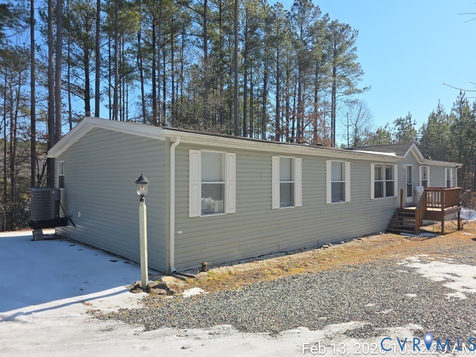 1585 Ullainee Road – photo 1 of 10