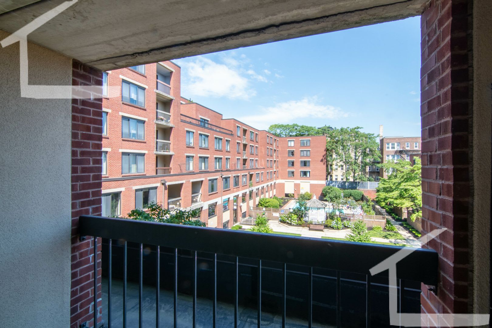 Charming 2 Bedroom-No Broker Fee – photo 1