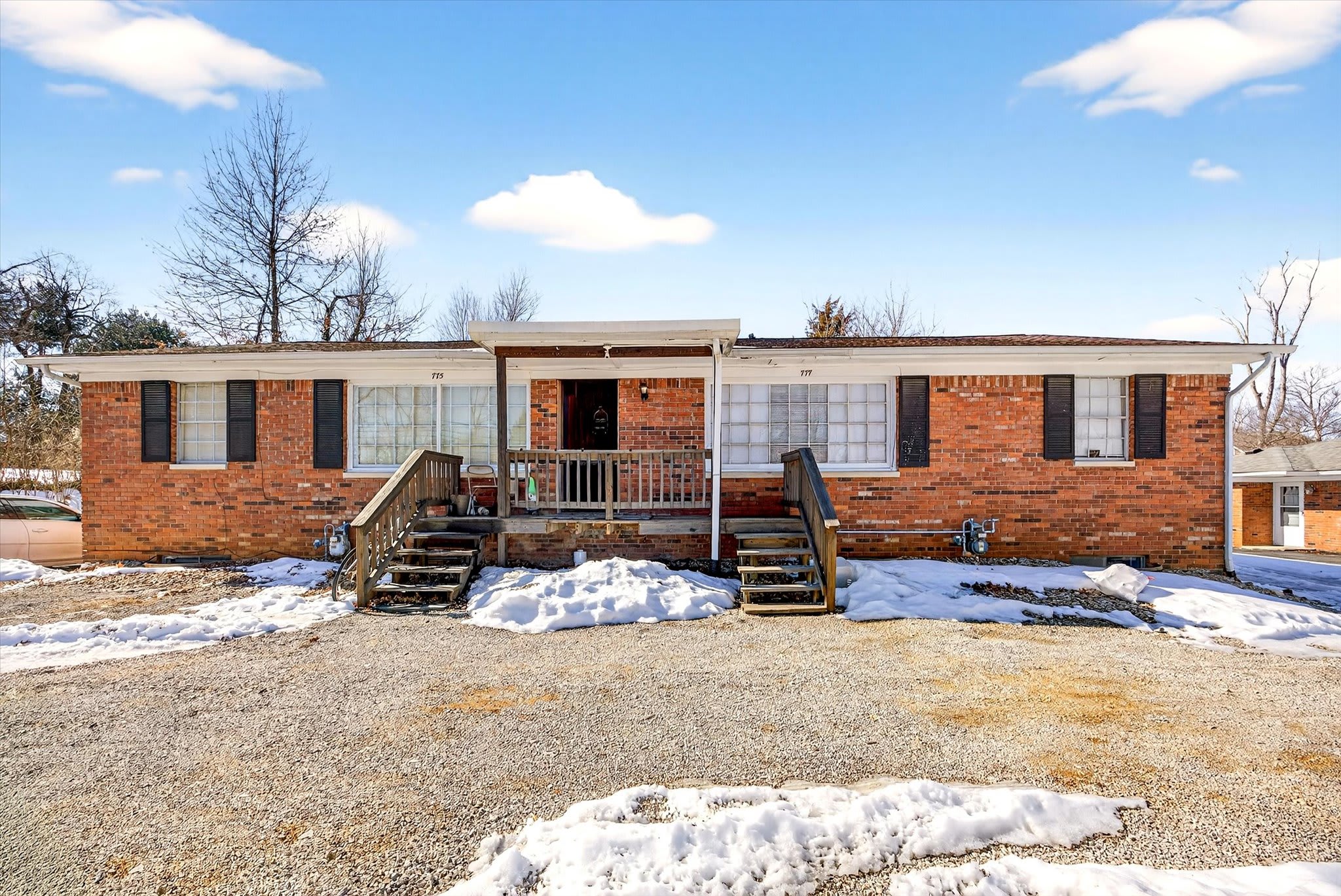 775-777 N Smith Rd – photo 1