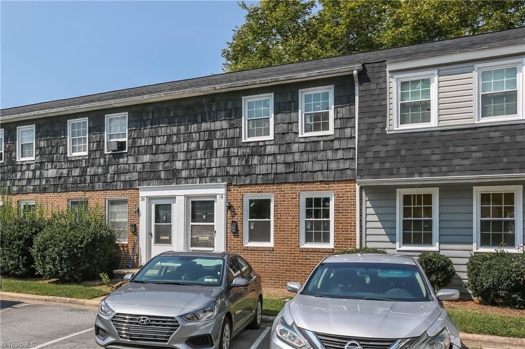 22 Forsyth Street – photo 1 of 21