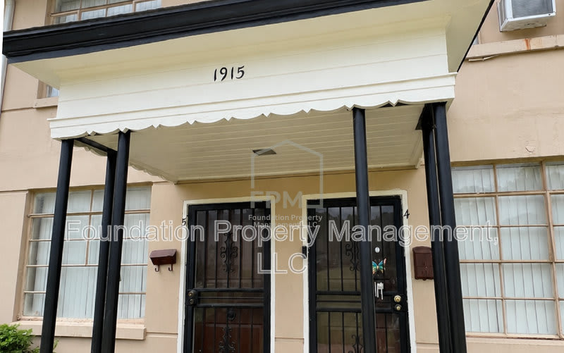 1915 South Parkway East – photo 1