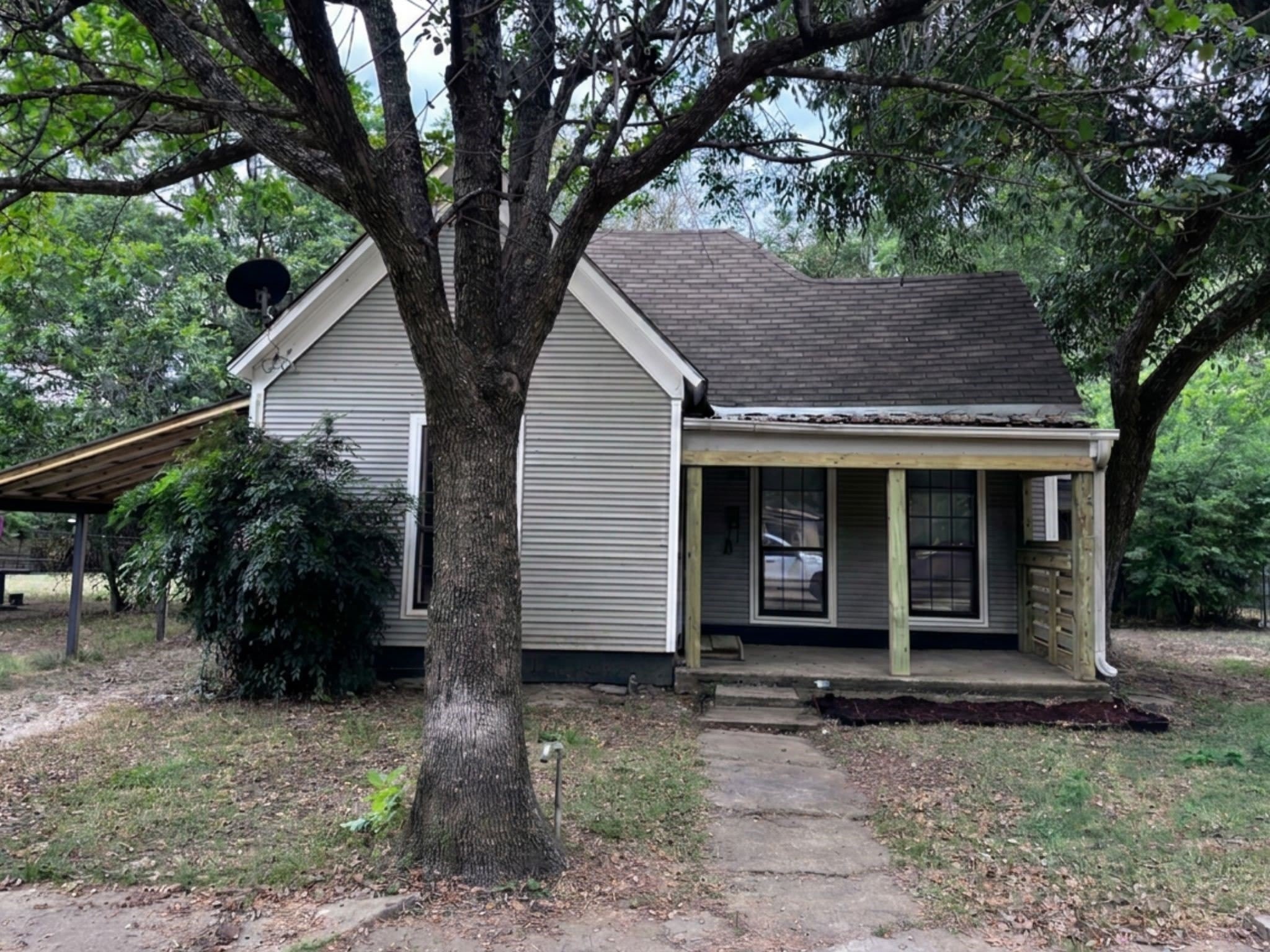 328 E High Street – photo 1 of 9