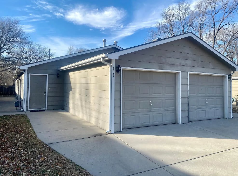 439 N. Young – photo 1
