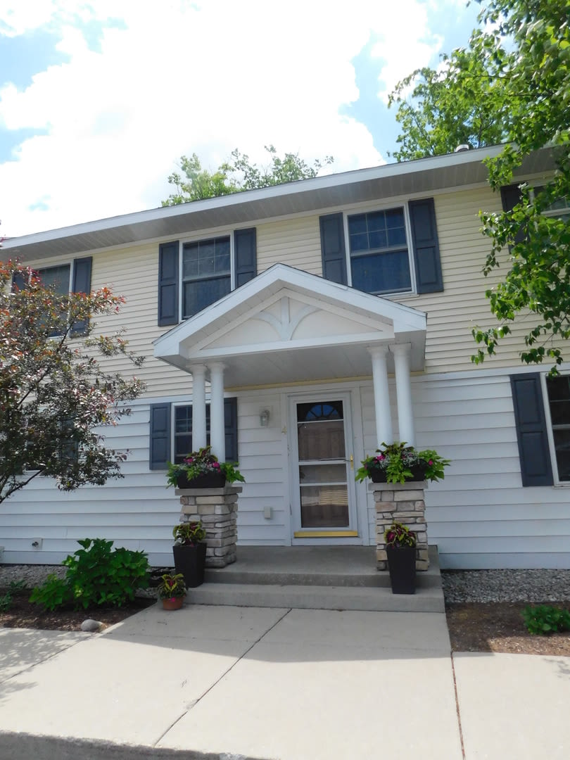 Spacious Living Prime Location – photo 1 of 88