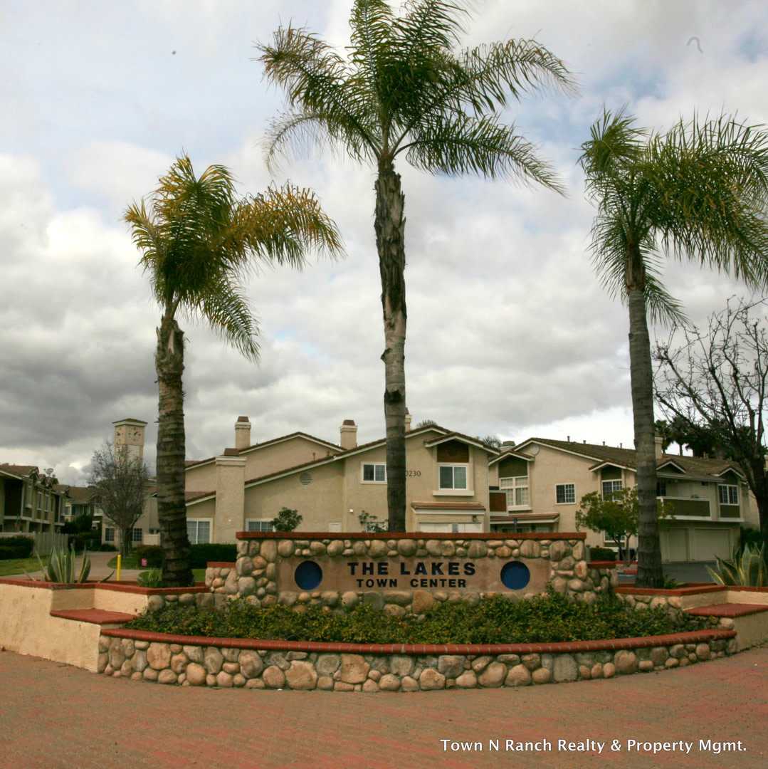 3Br 2 1 2Ba 2 Story Condo Avail Now Short Term Lease – photo 1 of 129
