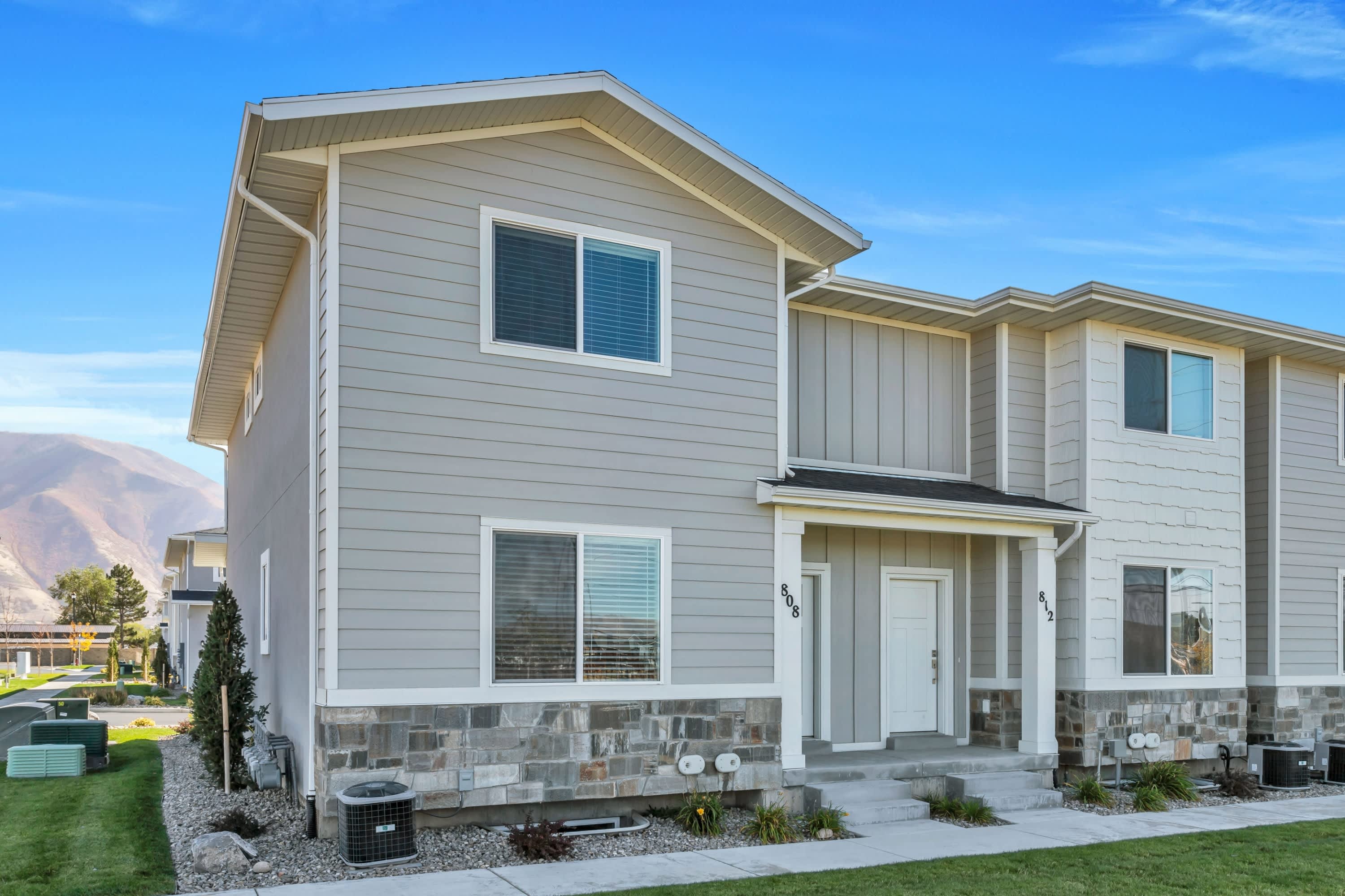 808 S 1710 E – photo 1 of 21