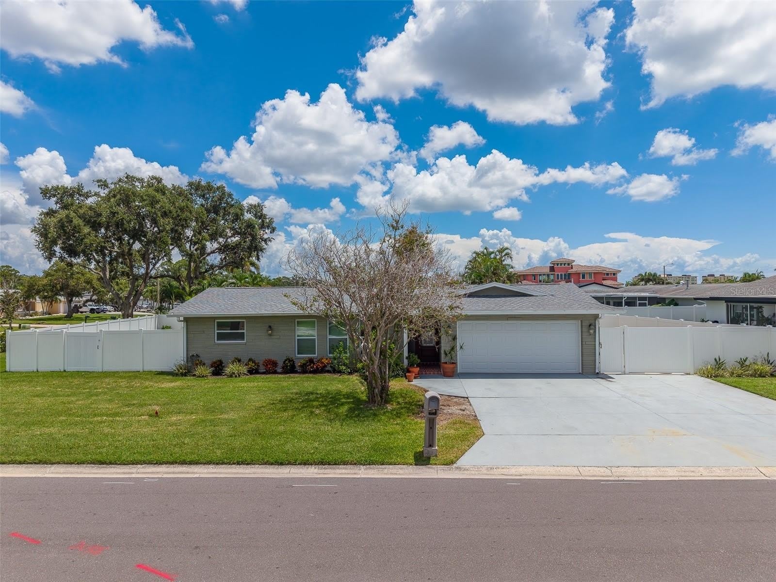 11602 GROVE Street – photo 1