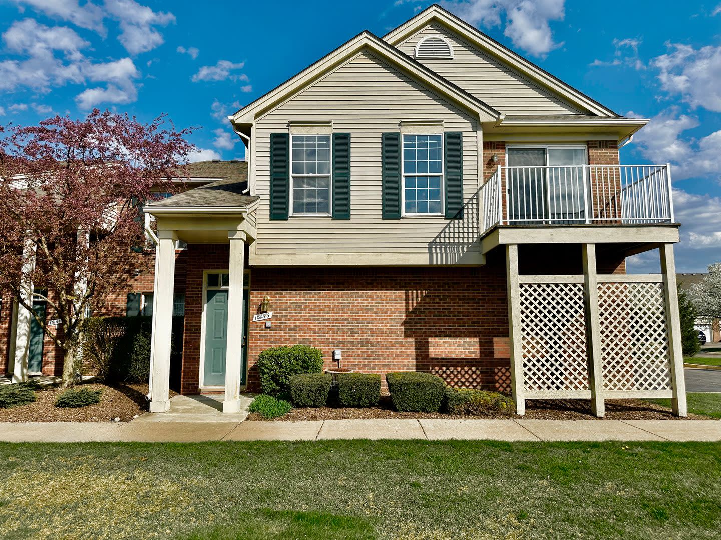 Just Listed! Sun-Filled 2BR Condo with Fireplace & Garage – Won’t Last! – photo 1