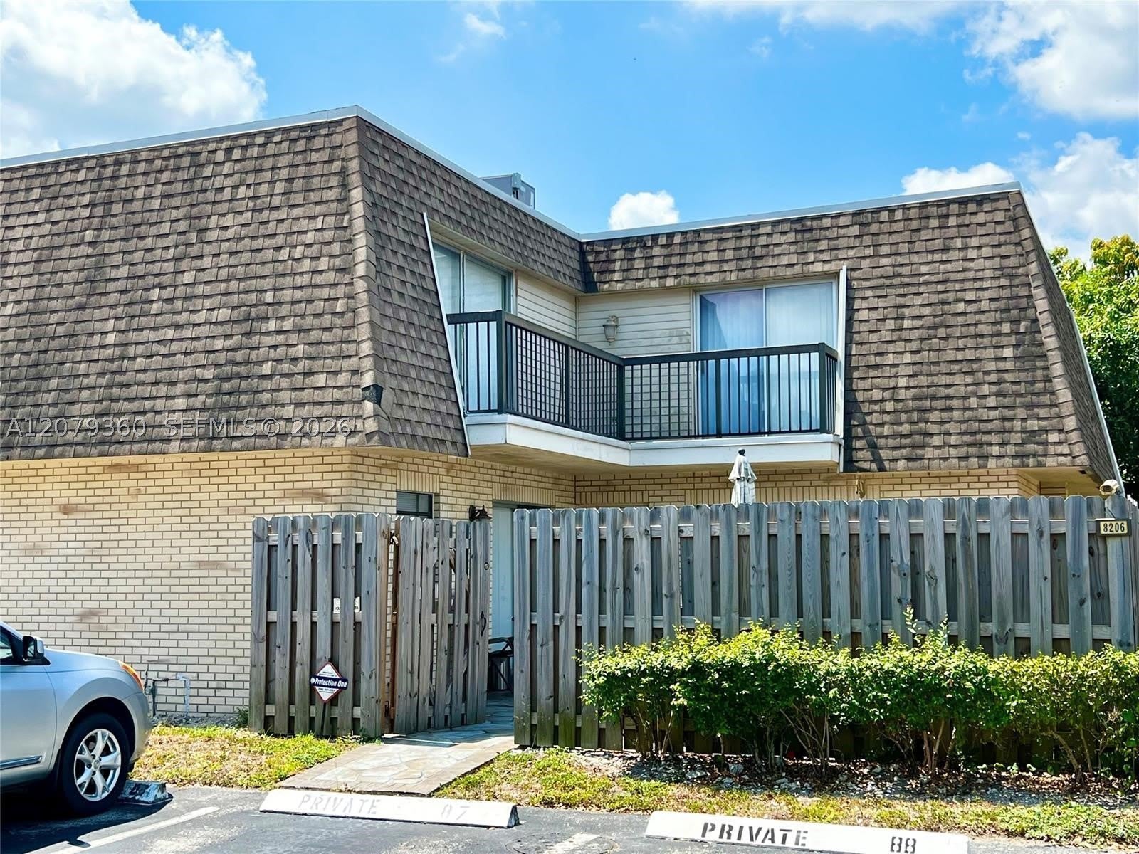 8206 SW 23rd Ct – photo 1