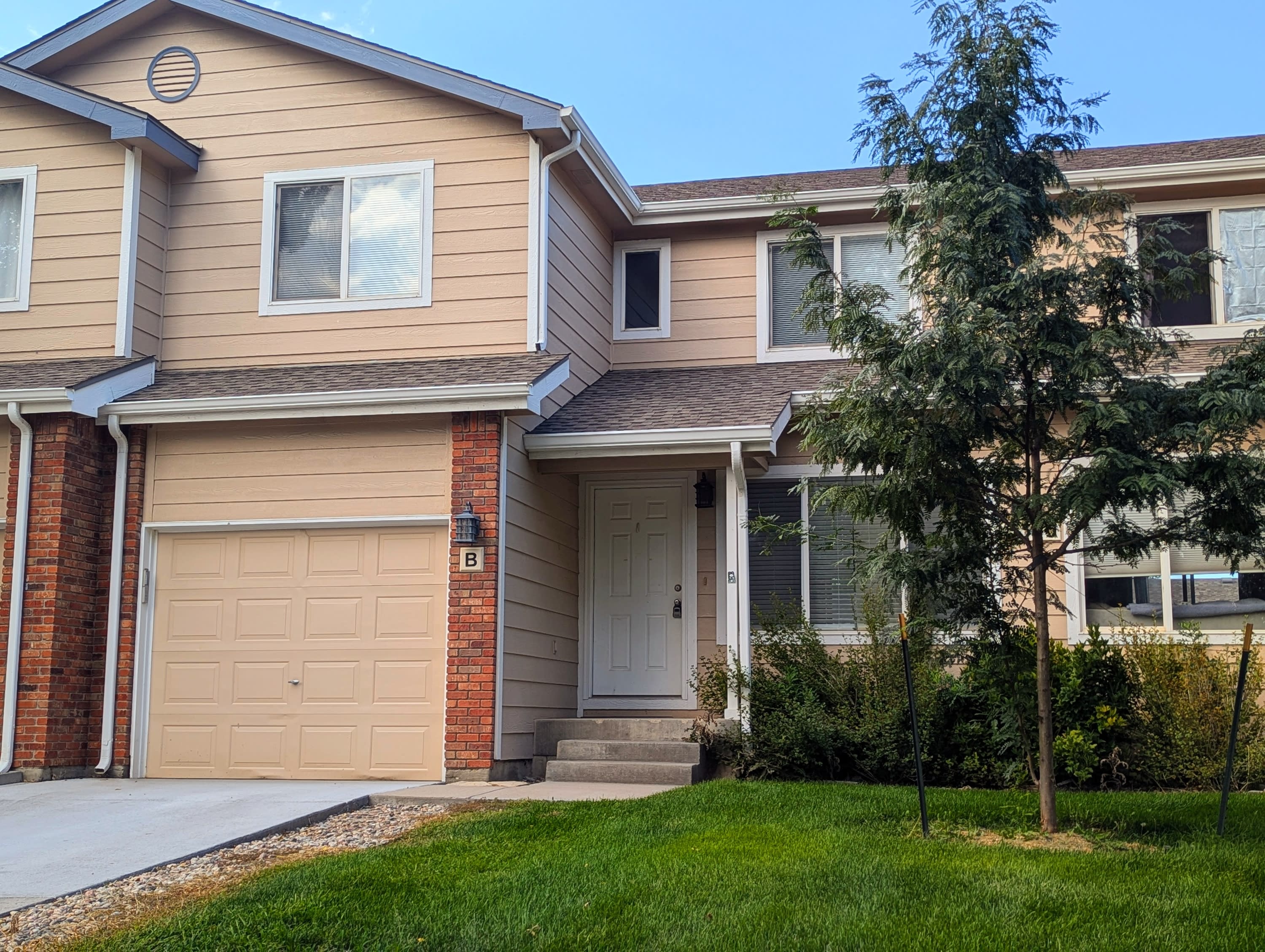 3345 Saratoga St Unit B – photo 1 of 22