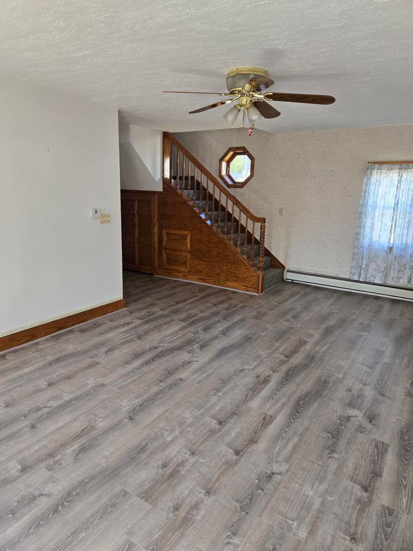 Home in Oldtown 3 Bedroom, 1 Bathroom – photo 1 of 8