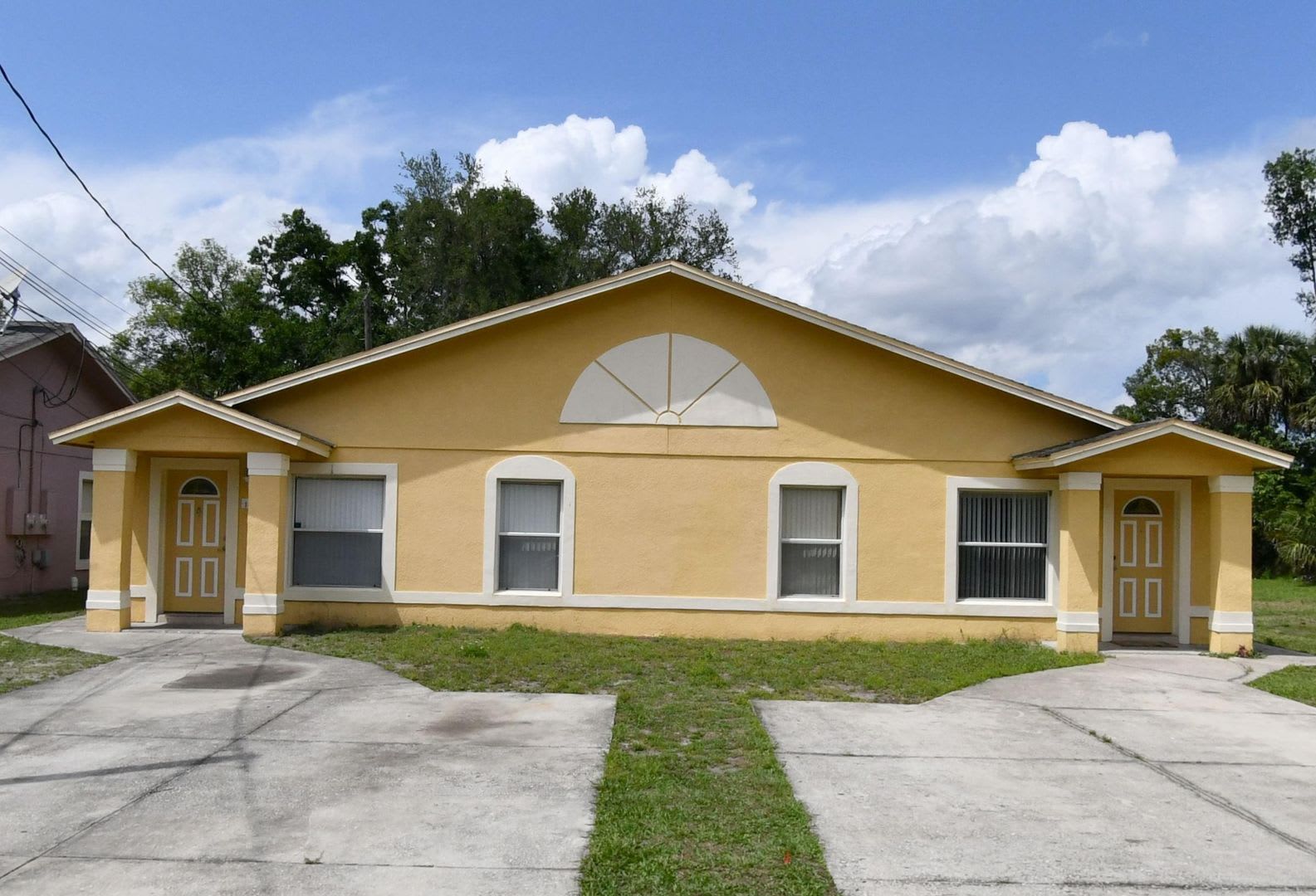 4Br 2Ba Sanford Duplex No Carpet Storage Included – photo 1 of 322