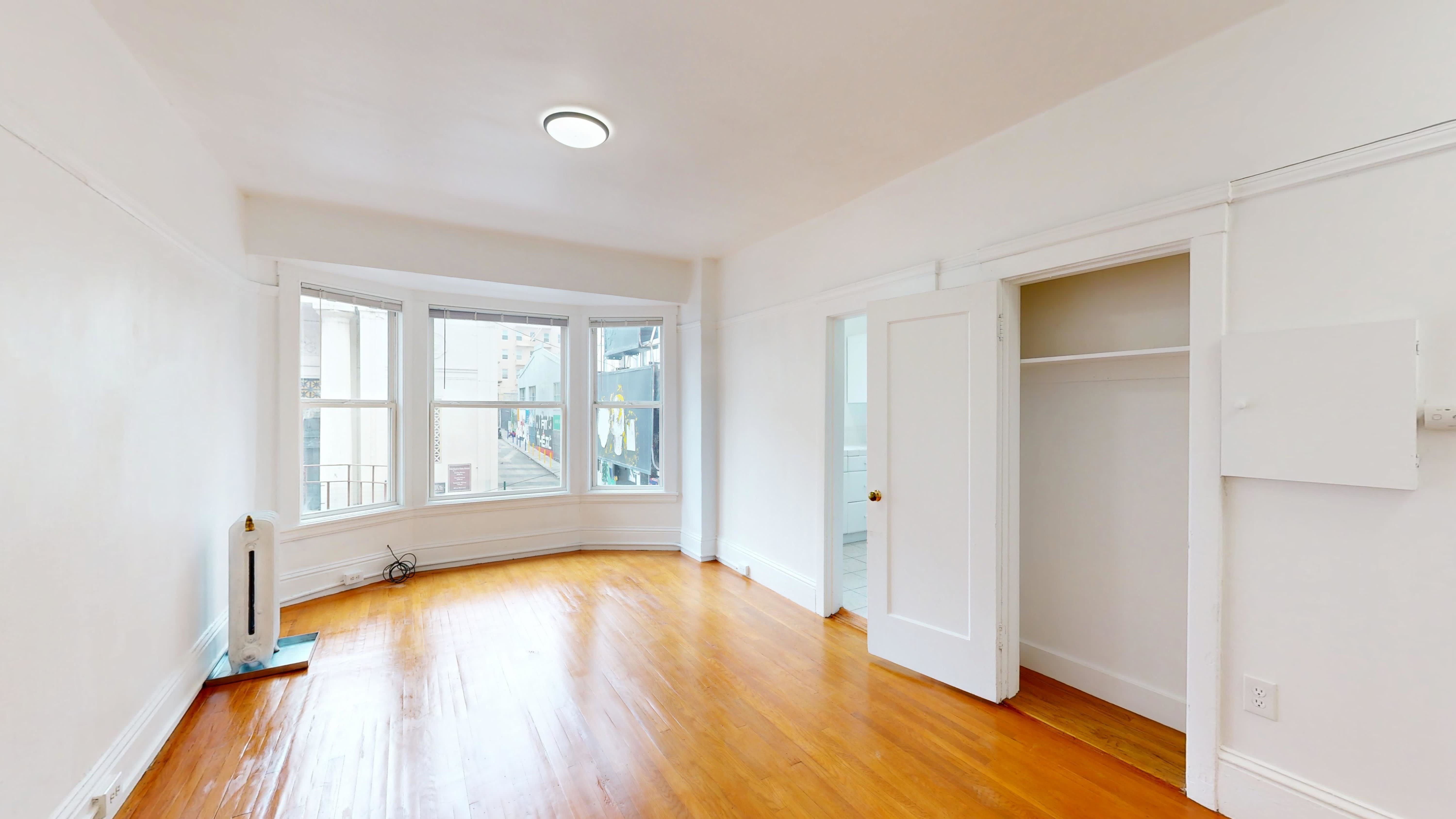 449 O'Farrell – photo 1