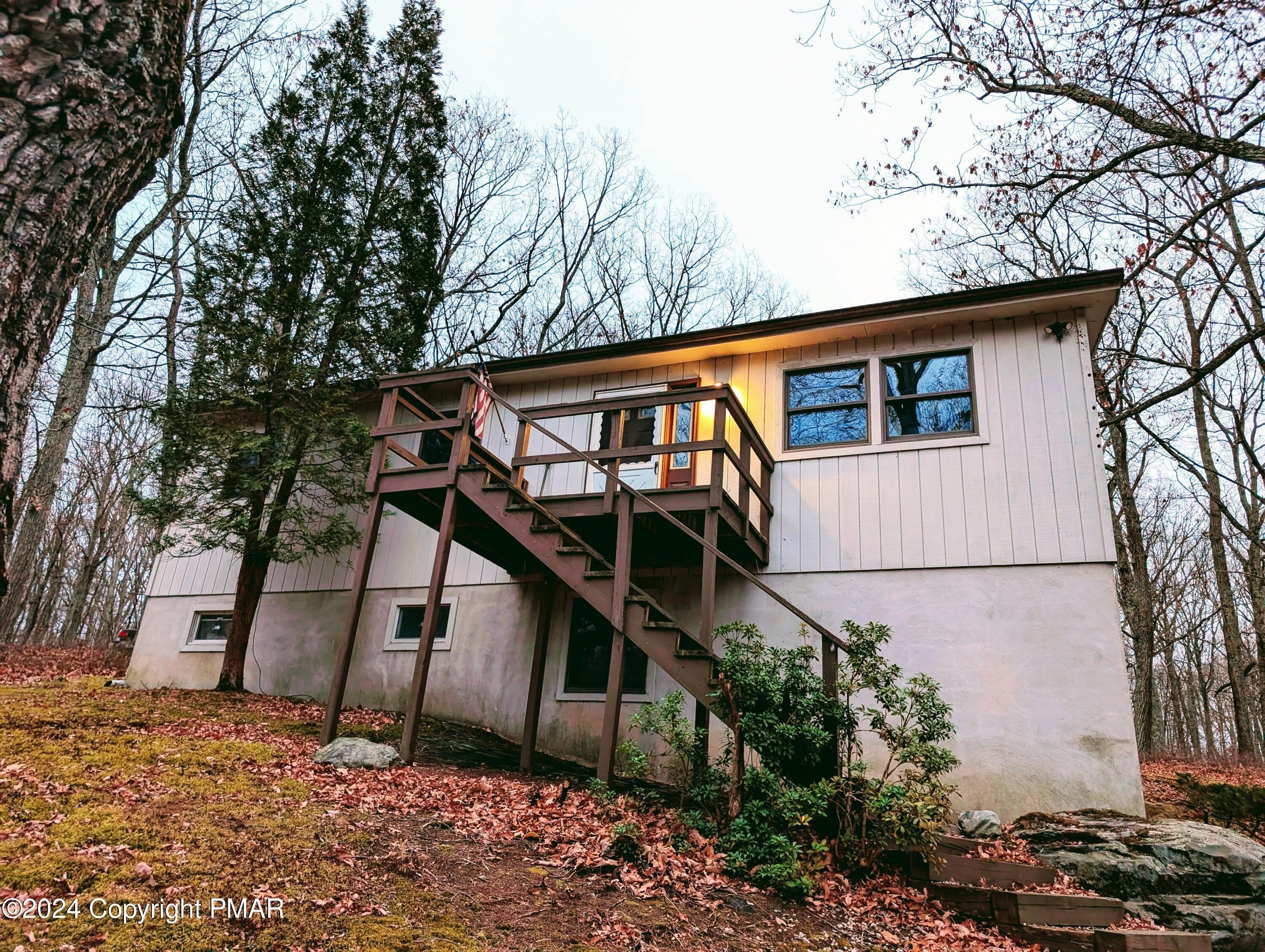 402 Mercury Drive – photo 1 of 11