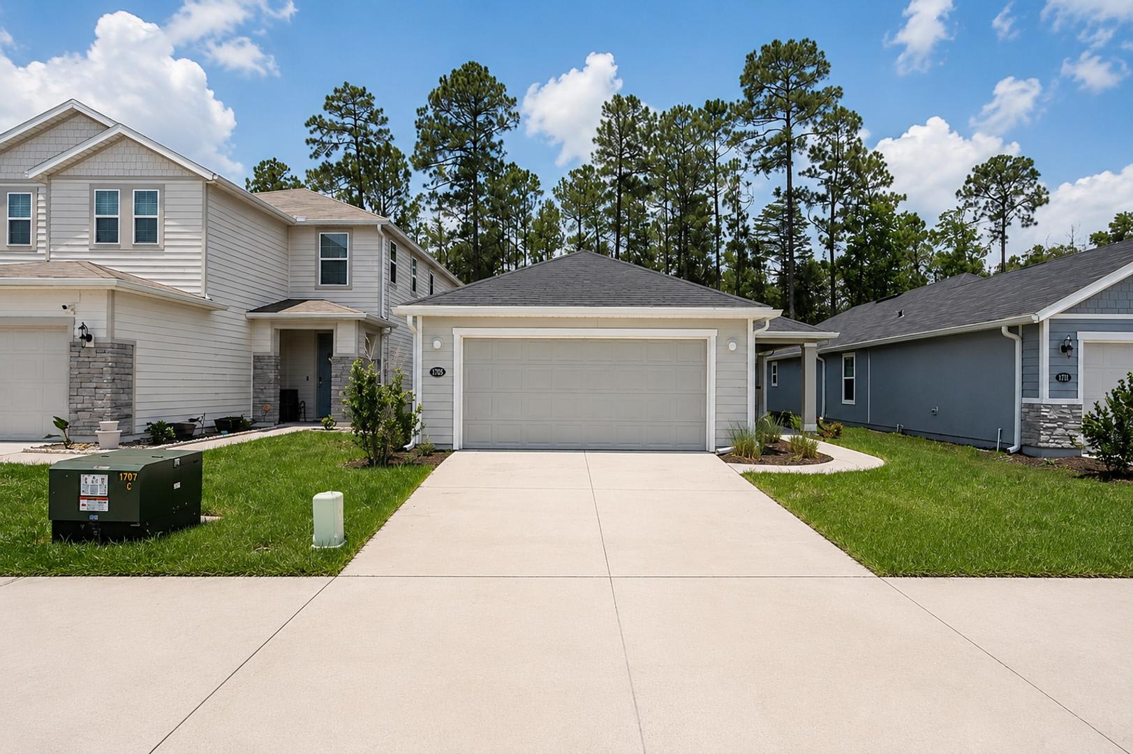 Beautiful 4Br Home With Open Floor Plan Fully Fenced Backyard – photo 1