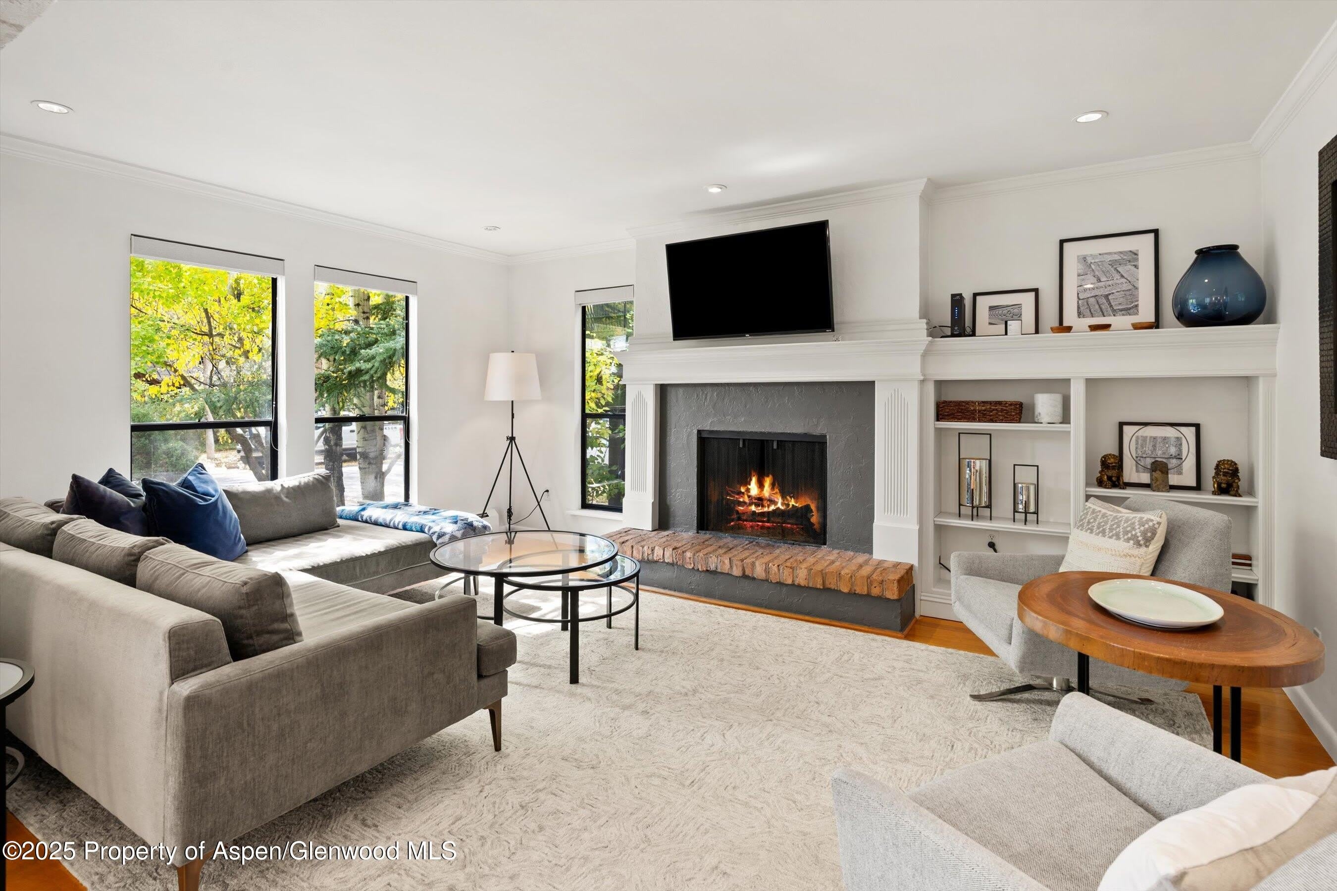 980 E Hyman Avenue – photo 1