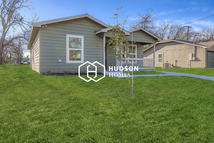 417 Carver Avenue – photo 1 of 13