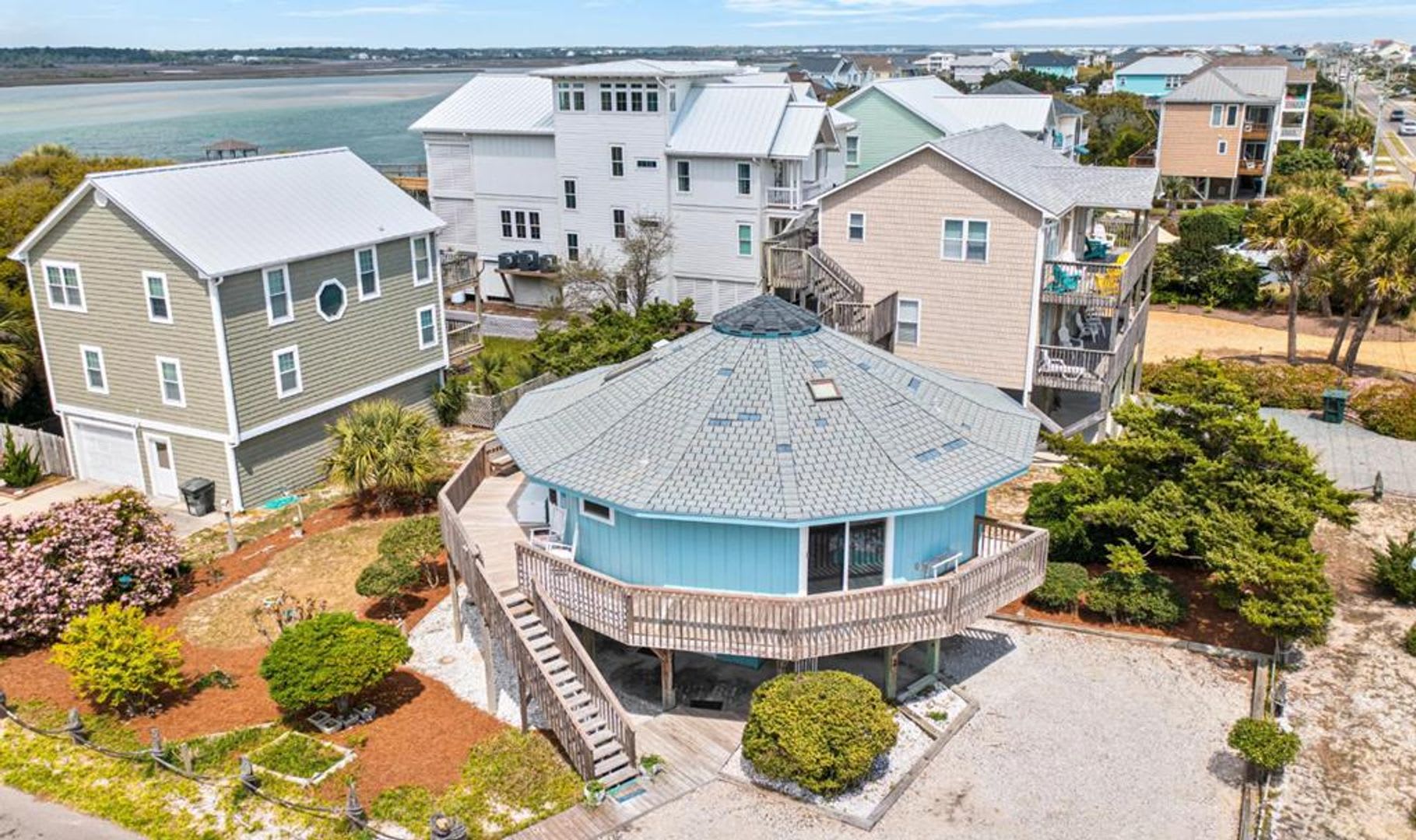 OFF SEASON RENTAL Topsail Island Furnished 2 Bedroom on the 2nd Row- Dog Friendly – photo 1 of 17