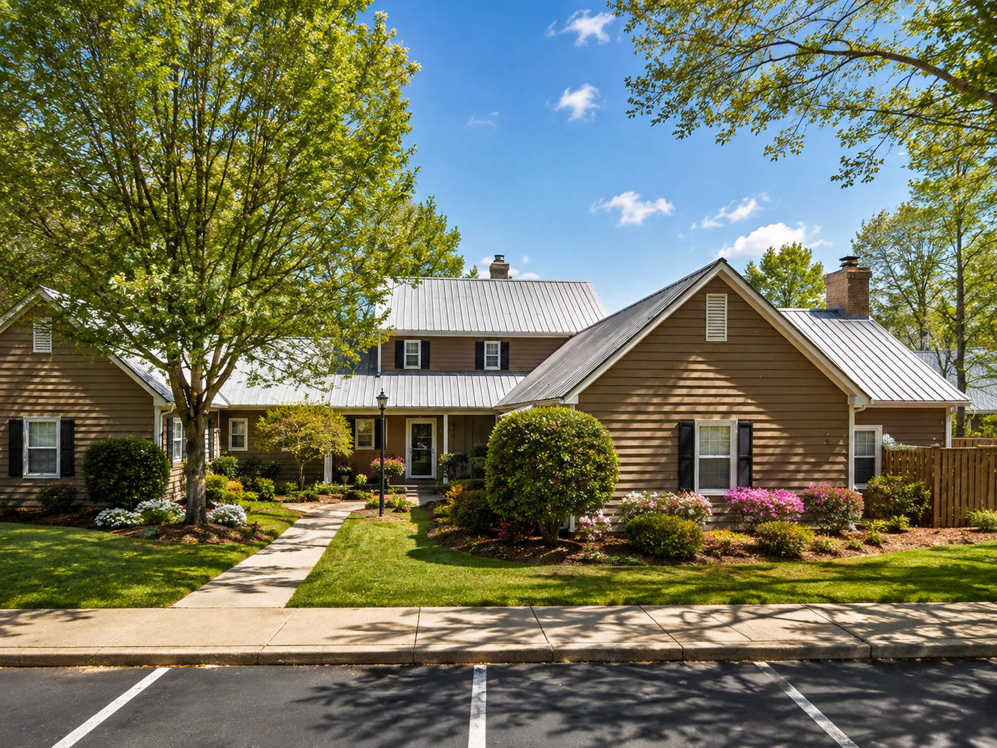 One of the Largest Units in Selwyn Farms! Prime Charlotte Location – photo 1