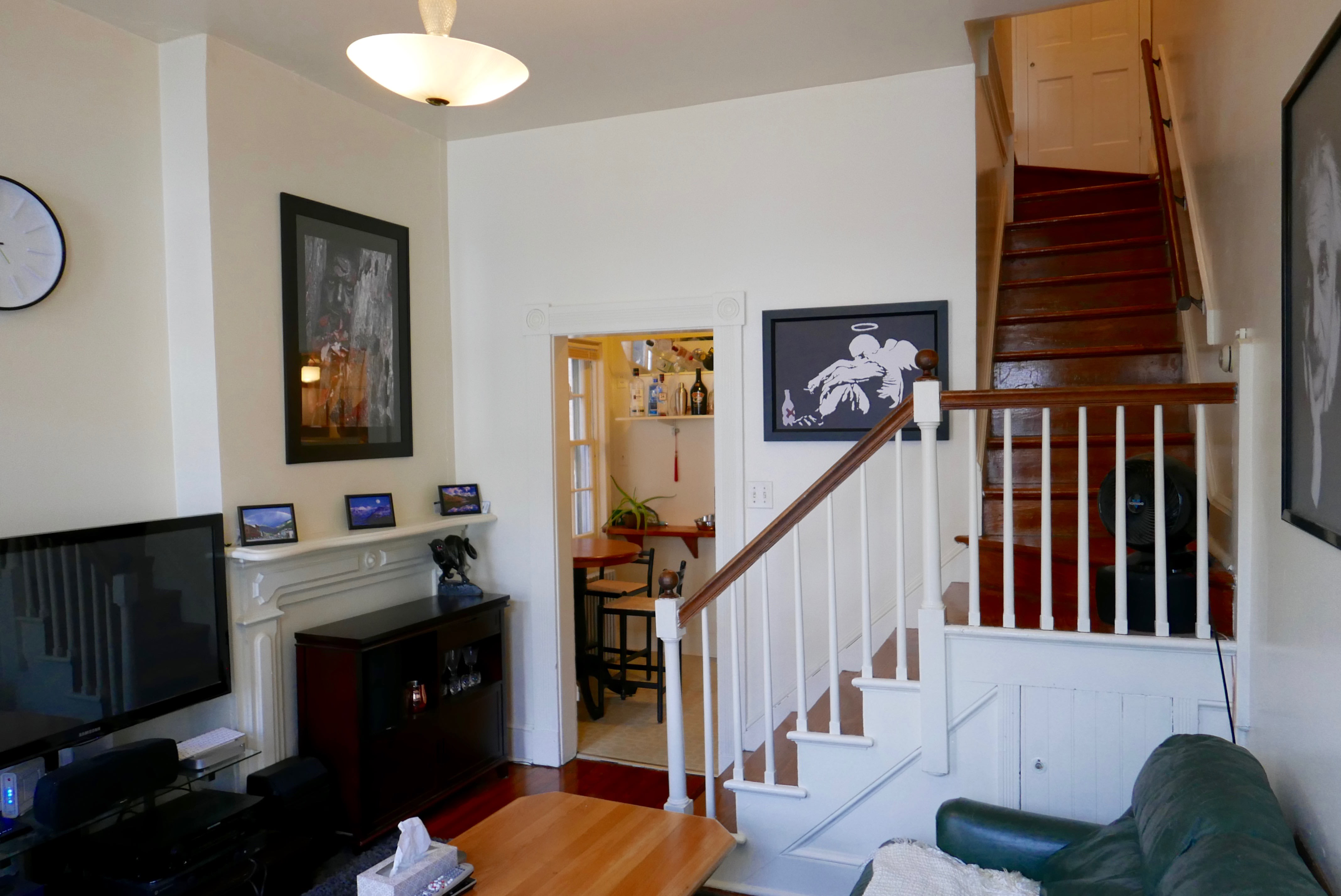 208 E 3rd St – photo 1