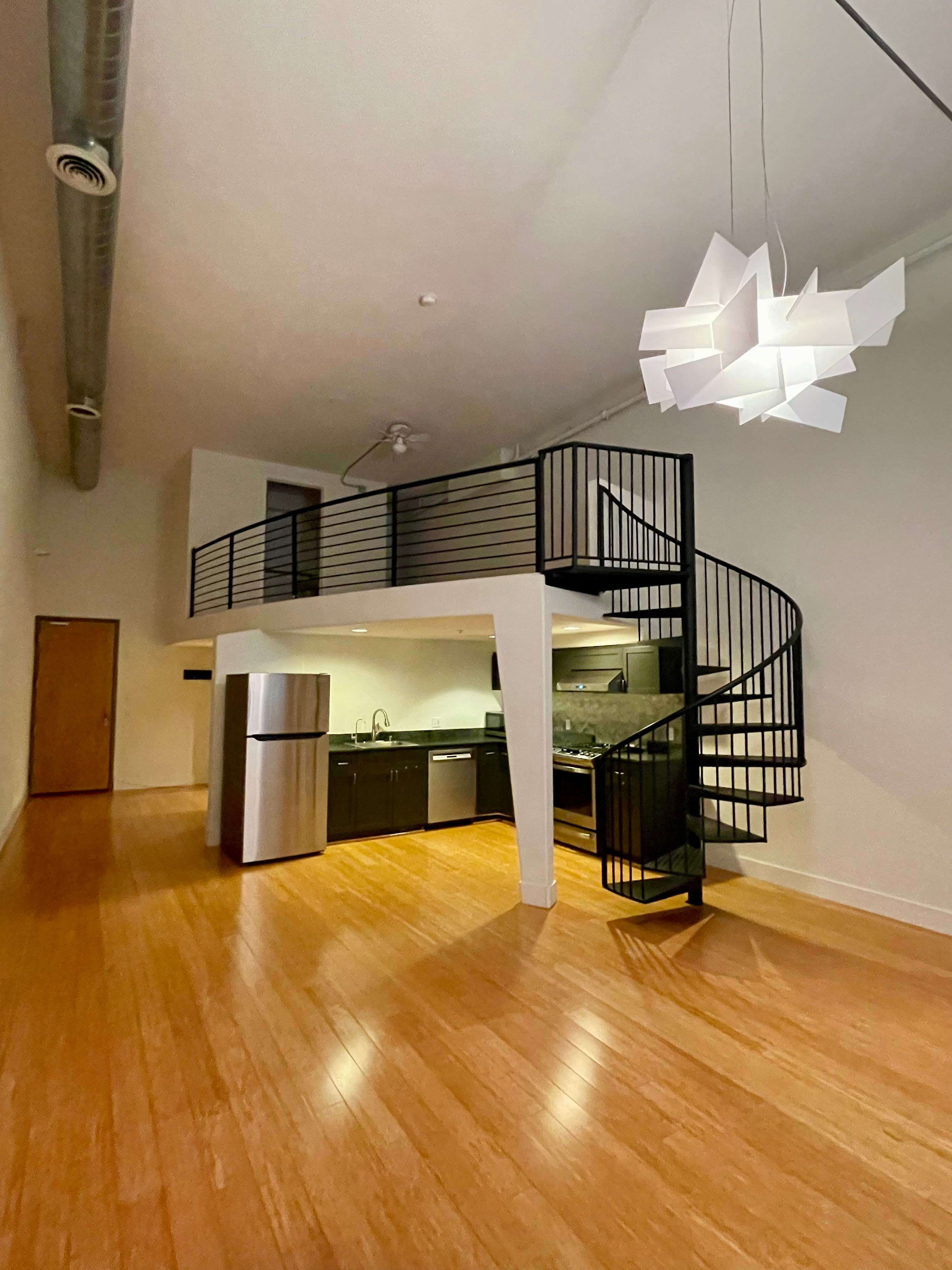 18 Lansing Street – photo 1