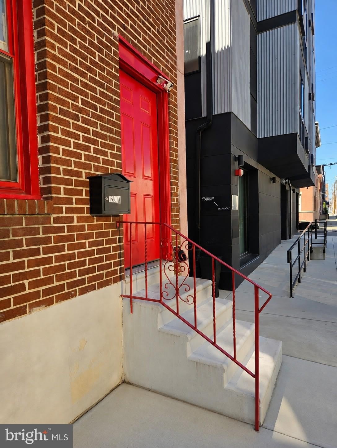 1558 N RANDOLPH Street – photo 1