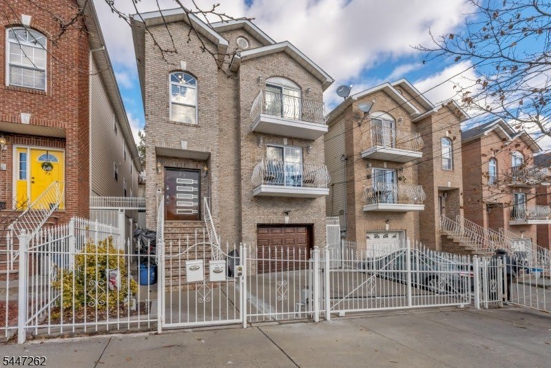 23 Chester Ave – photo 1