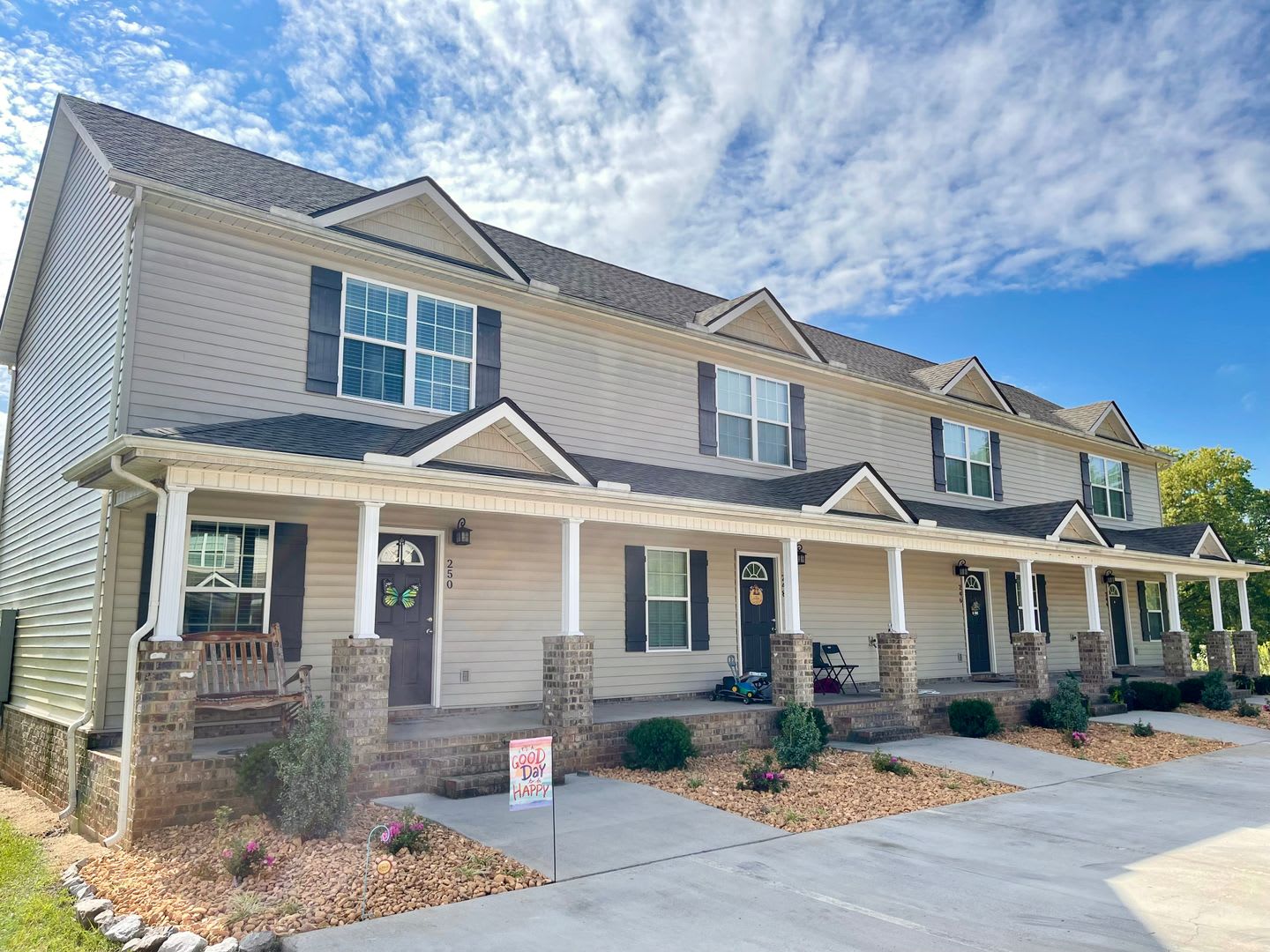 Modern Town Home on Beals Chapel – photo 1 of 6