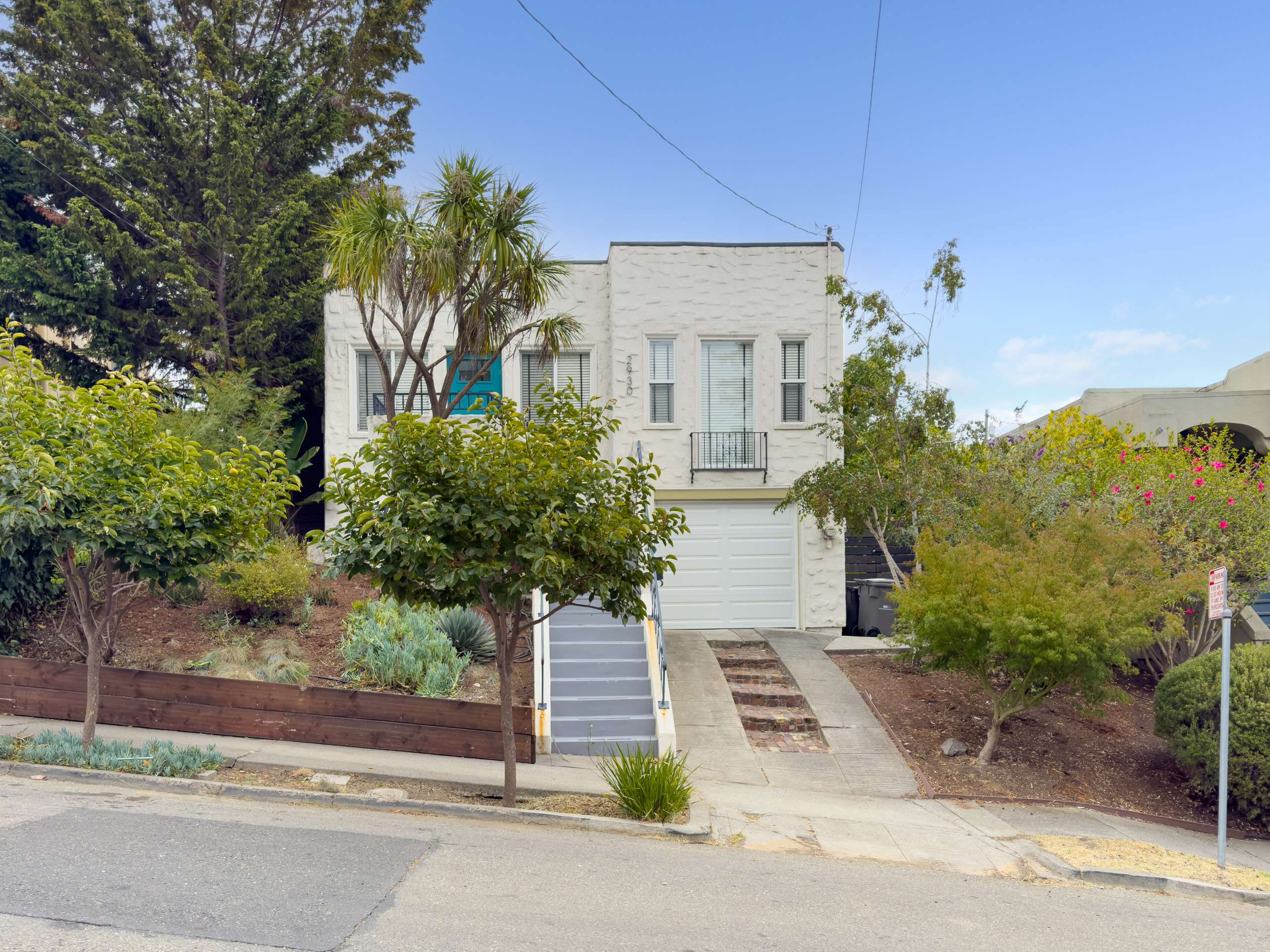 2930 Maxwell Ave – photo 1 of 25