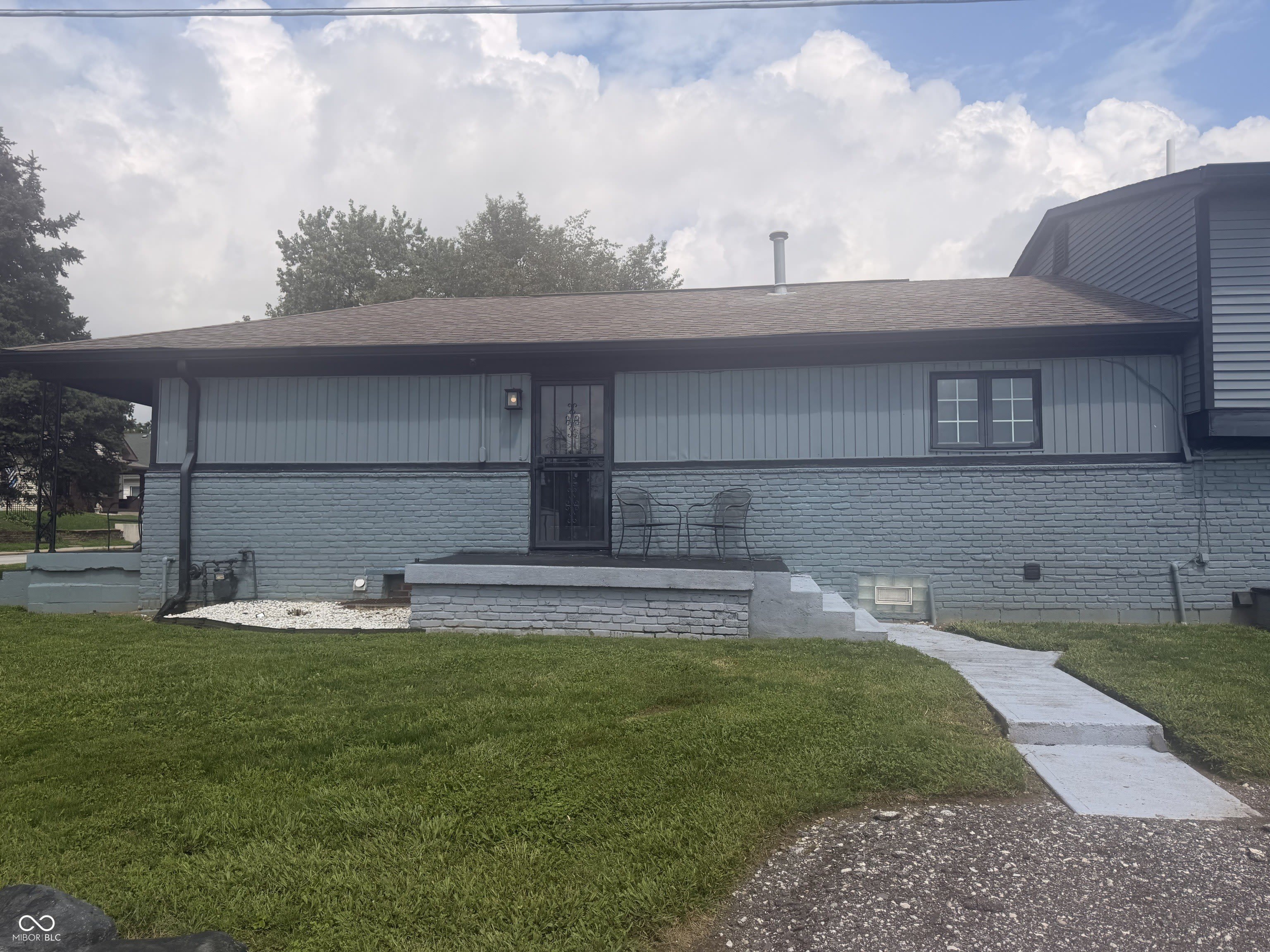 124 Bellefontaine Street – photo 1 of 25