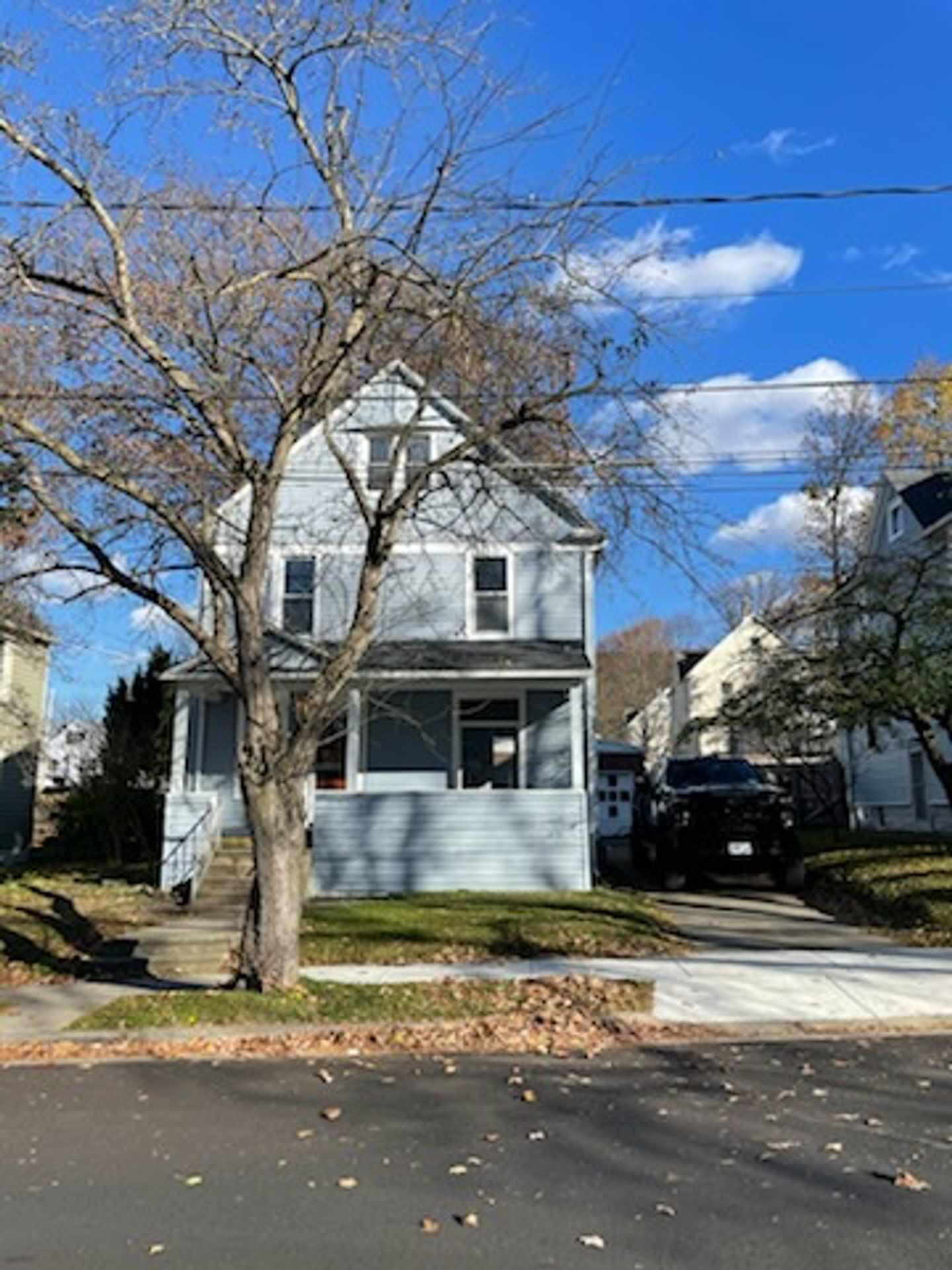 Spacious Home in a Great Neighborhood – photo 1 of 21