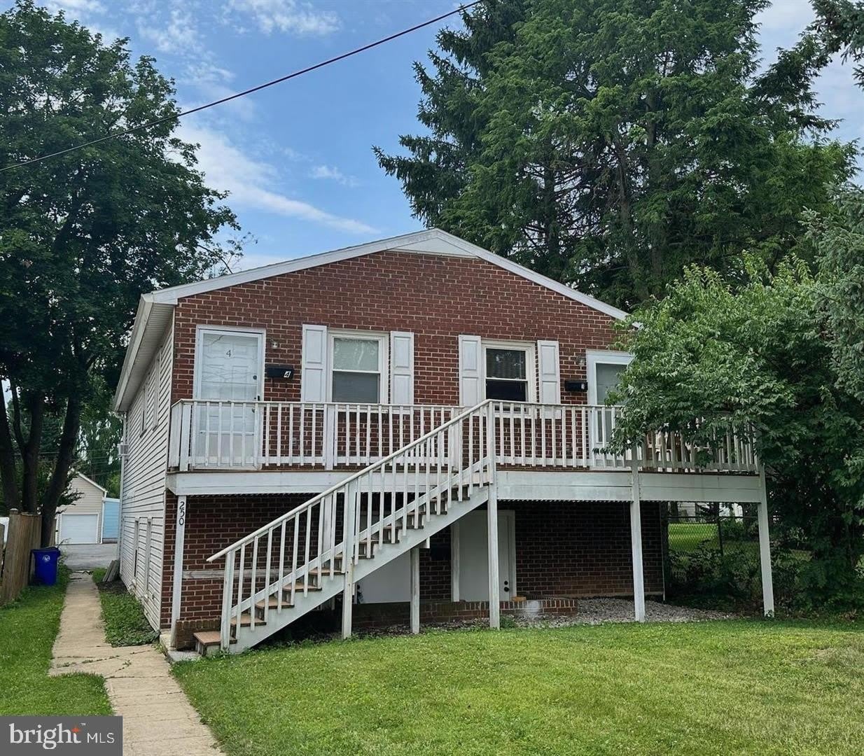250 W 5TH Street – photo 1 of 14