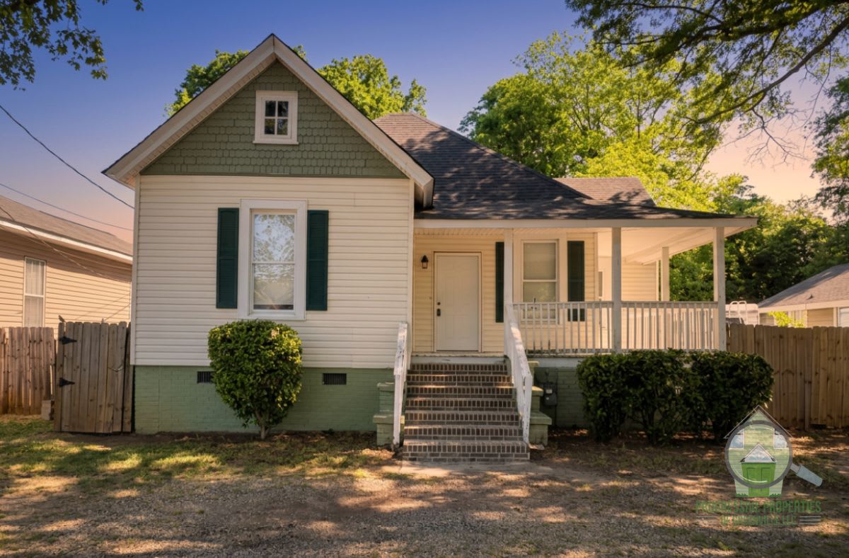 520 Perry Avenue – photo 1 of 16