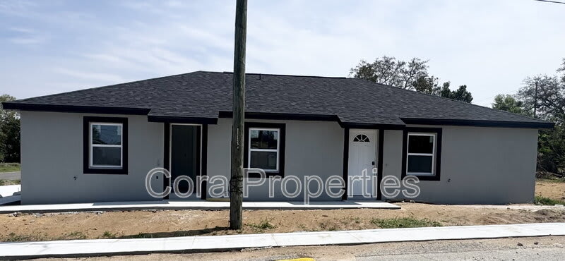 403 E Pearl St – photo 1 of 9