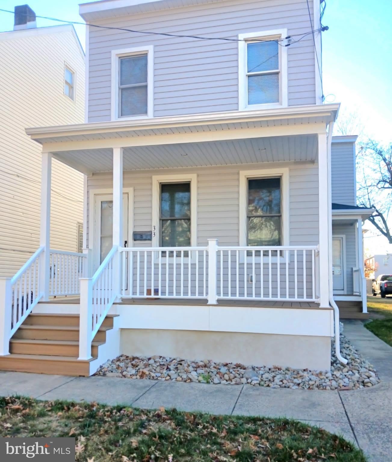 33 S LAFAYETTE Avenue – photo 1 of 17