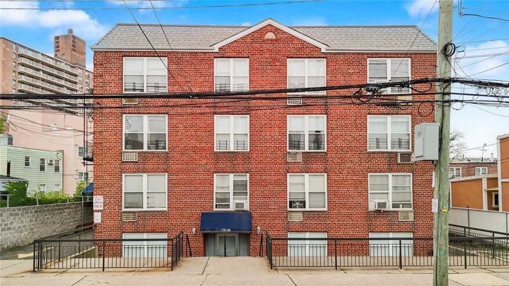 176 28th Avenue – photo 1