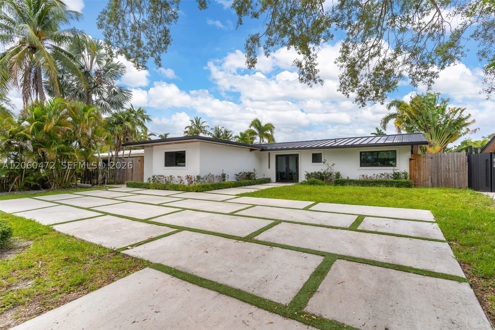 1713 SW 5th St – photo 1