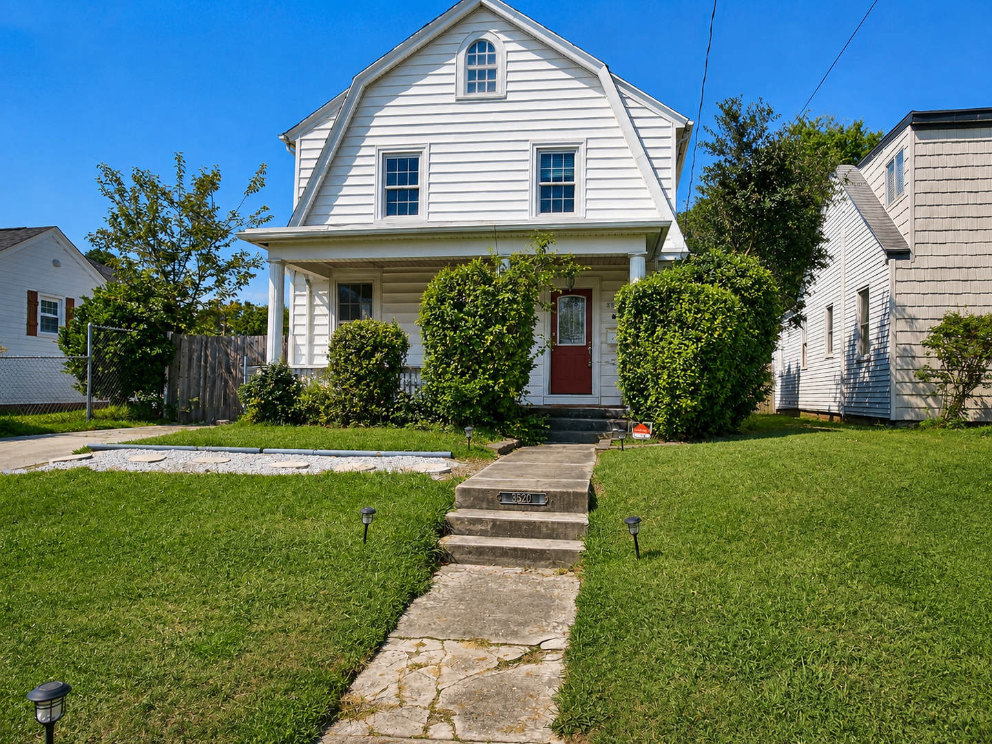 Charming 3 Bedroom Norfolk Home With Classic Character Hardwood Floors A Fenced Backyard – photo 1