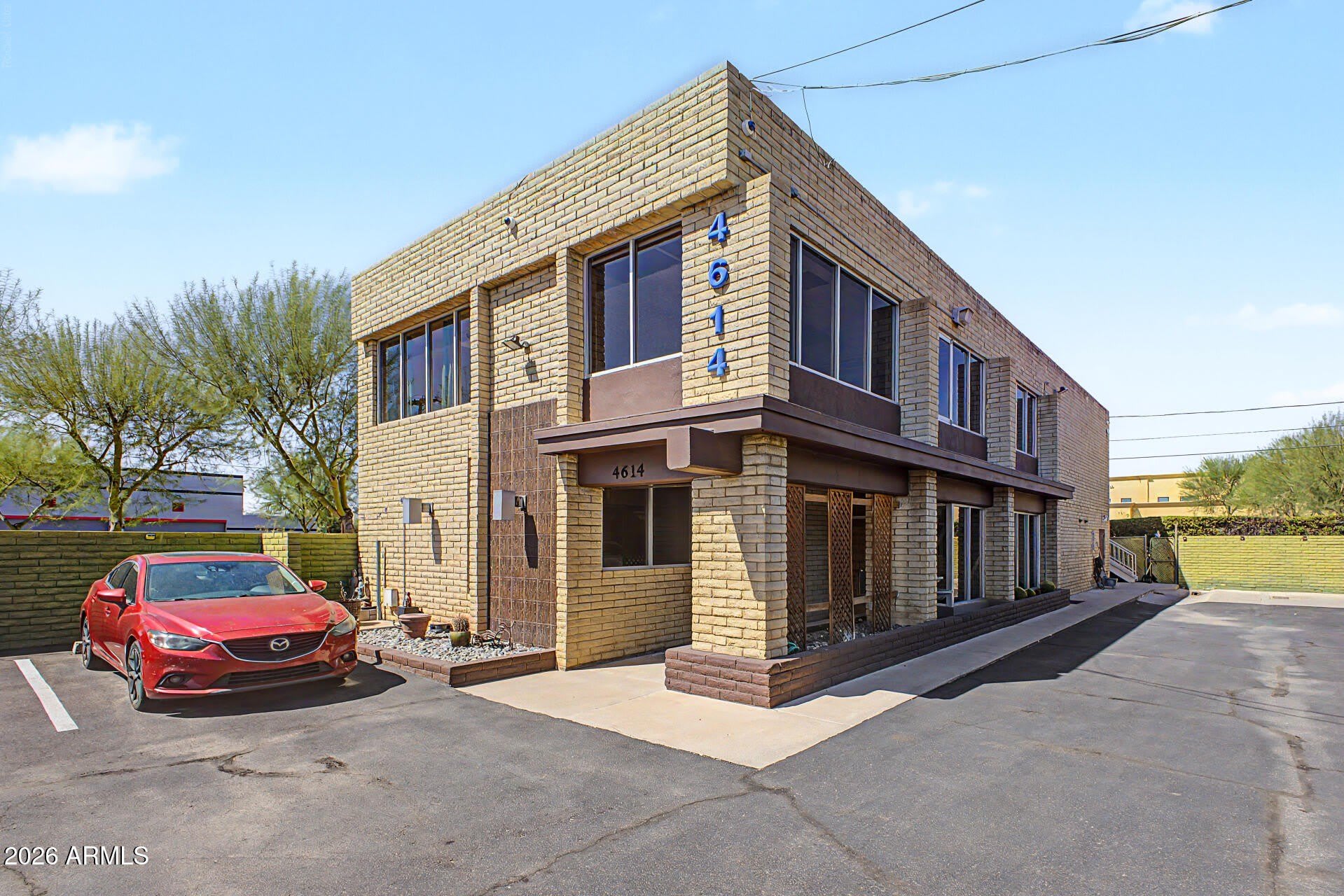 4614 N 7Th Street – photo 1