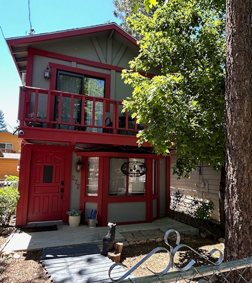 272 Imperial – photo 1 of 7