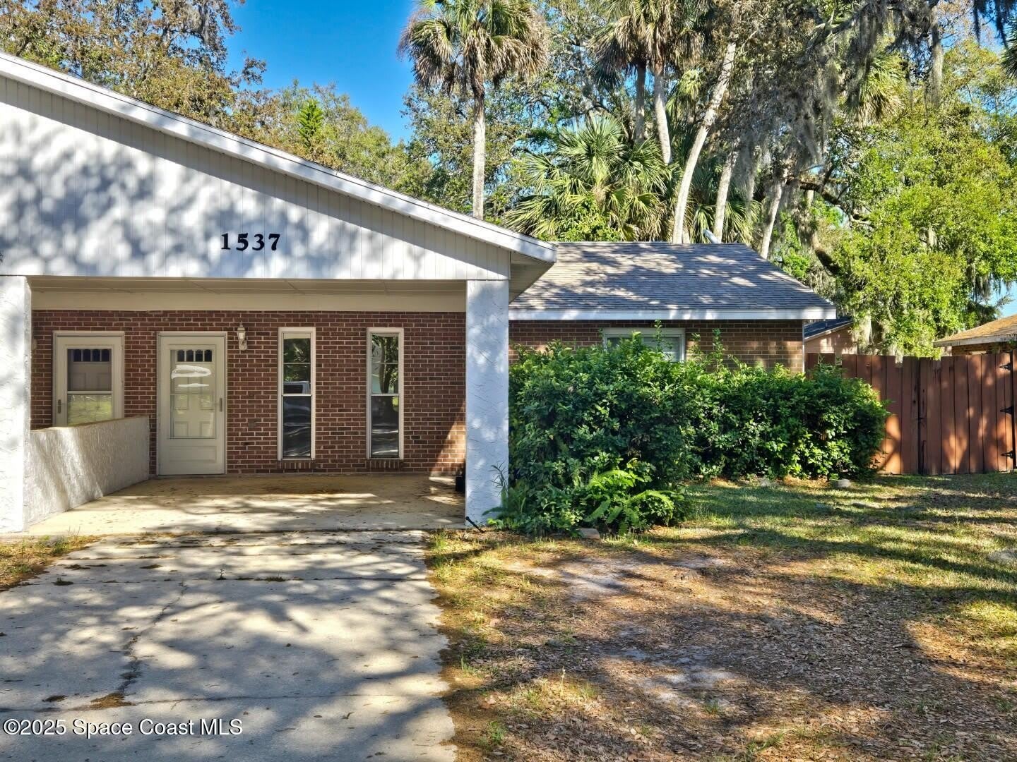 1537 Mango Tree Drive – photo 1 of 19