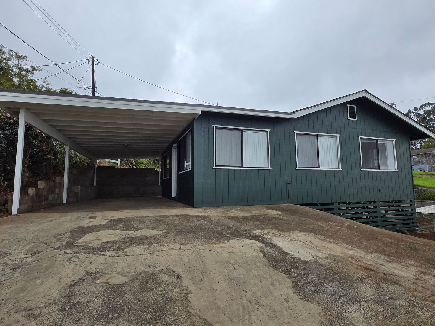 Comfortable 2-Bedroom 1 bath Cottage in Quiet Kula Neighborhood – photo 1 of 7