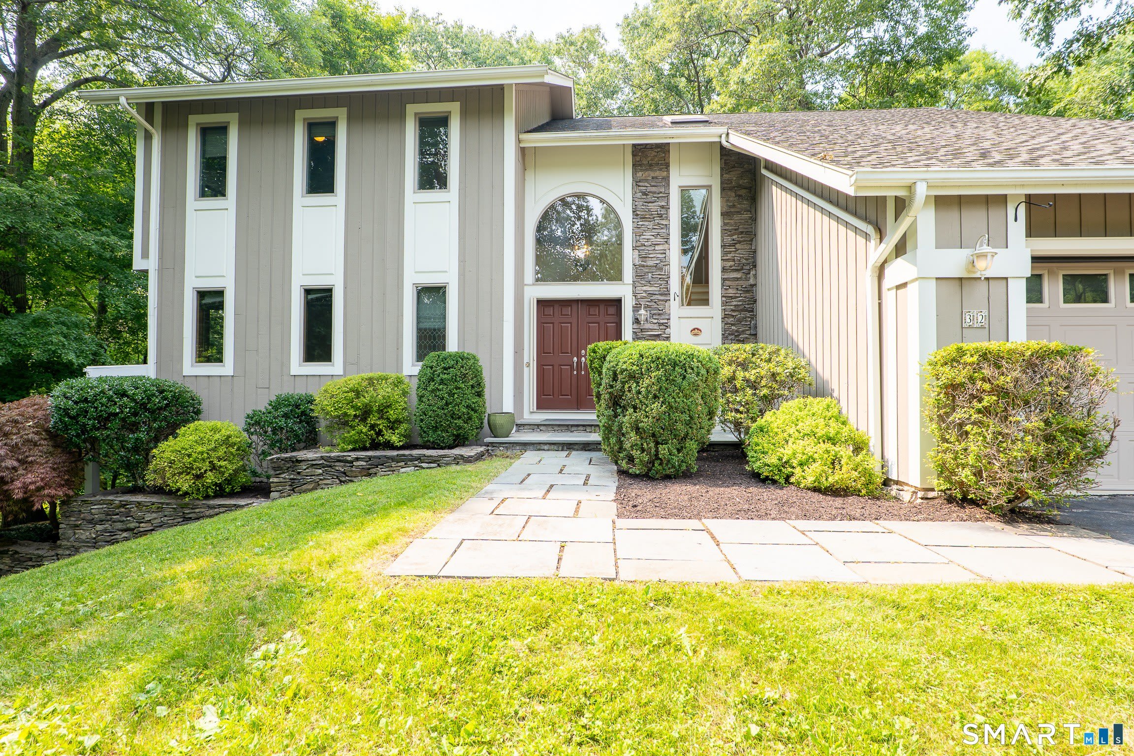 32 Horseshoe Ridge Road – photo 1 of 40