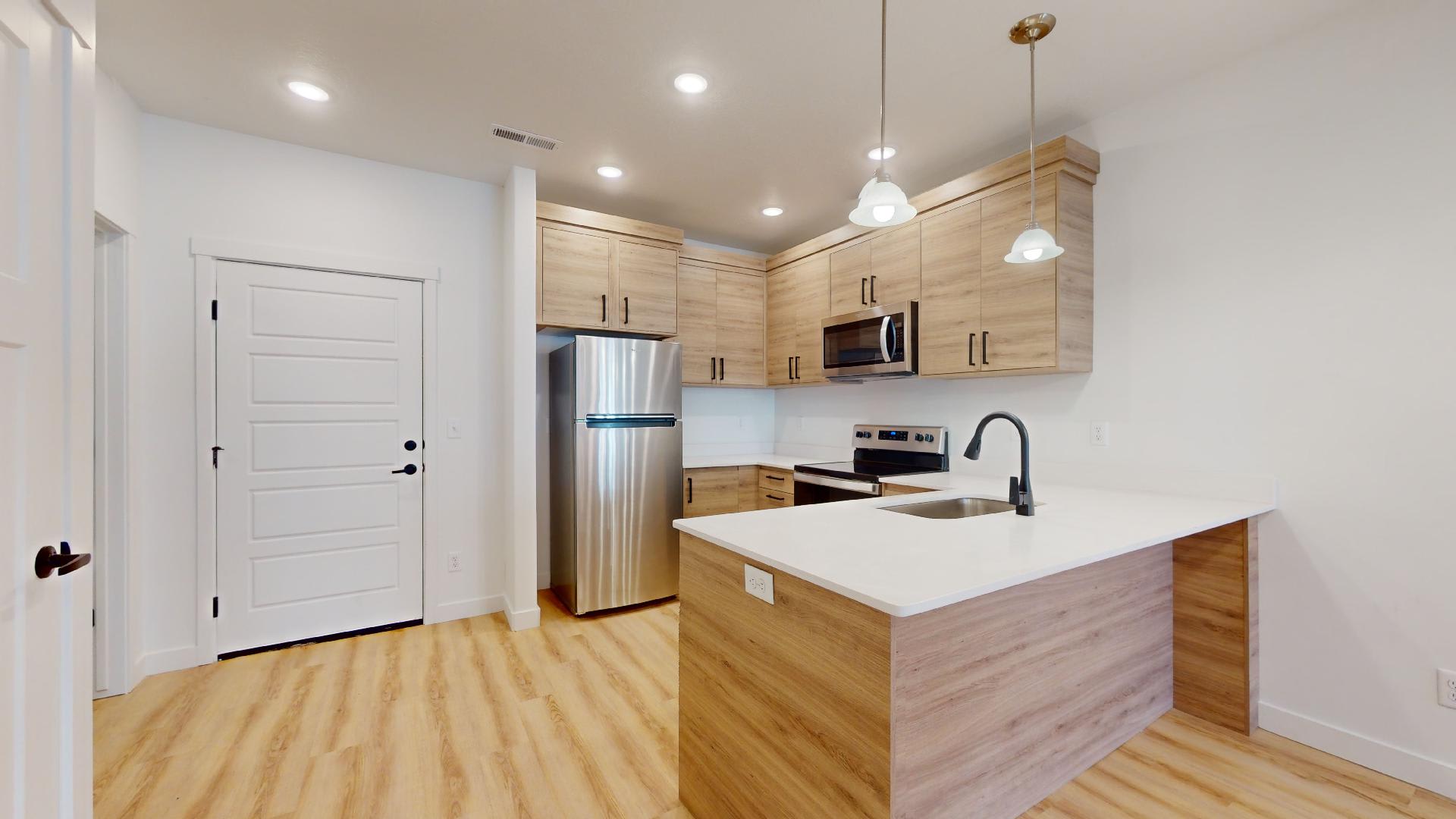 1121 W 250 S Unit 301 – photo 1 of 195