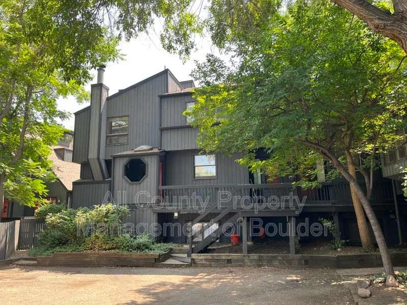 2155 S. Walnut – photo 1
