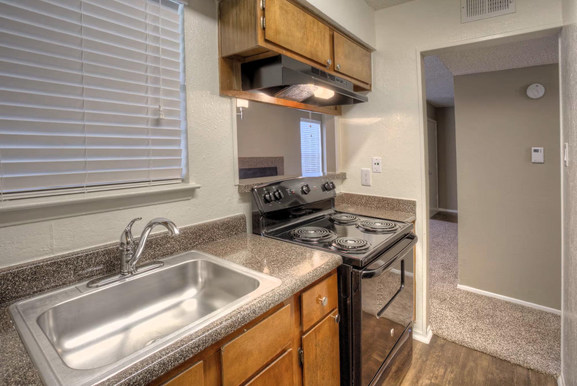 Crestbrook Apartments – photo 1 of 8