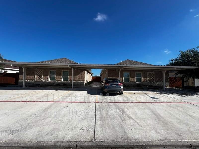 1327 W Garfield Ave – photo 1 of 13