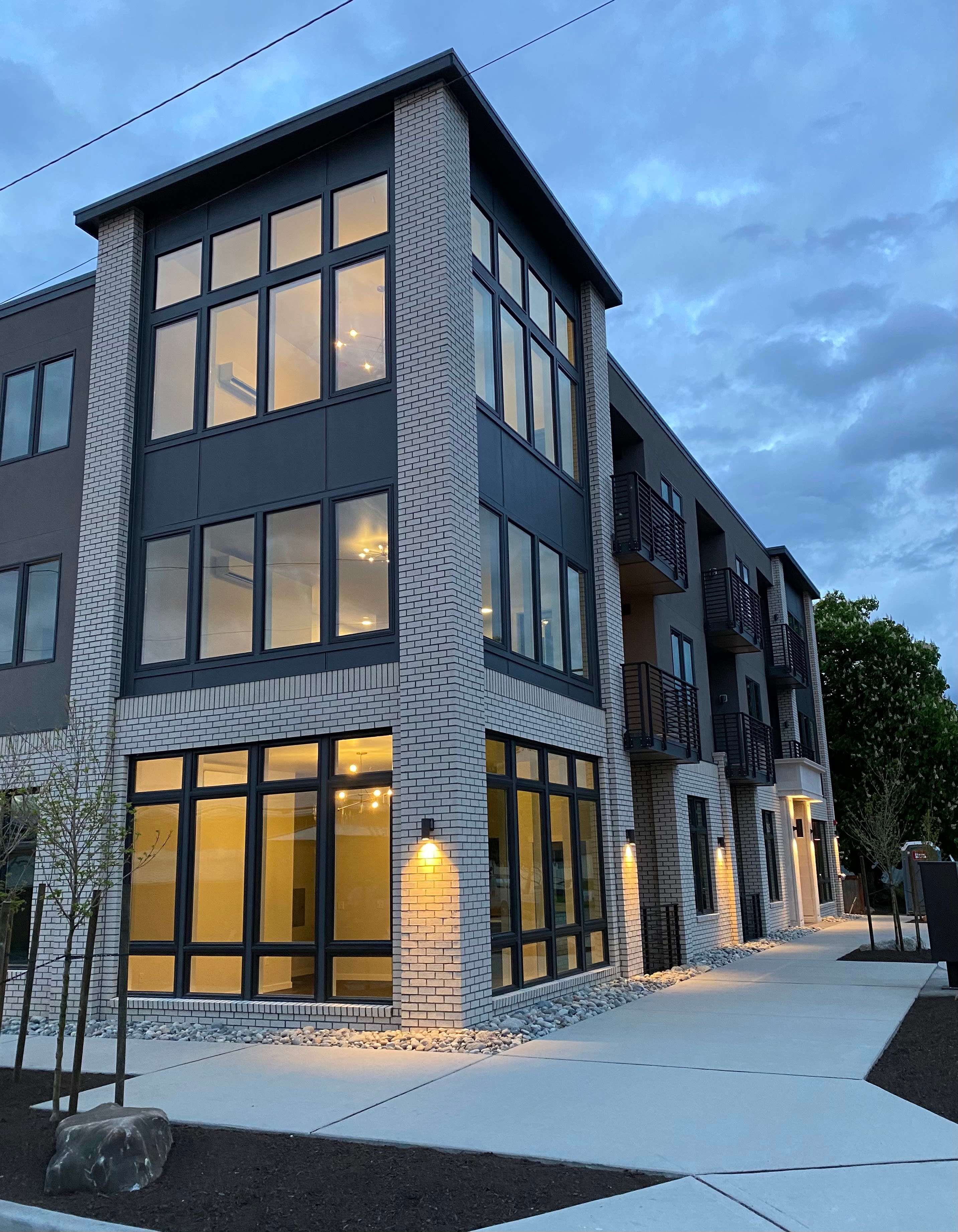 1305 Larrabee Avenue – photo 1