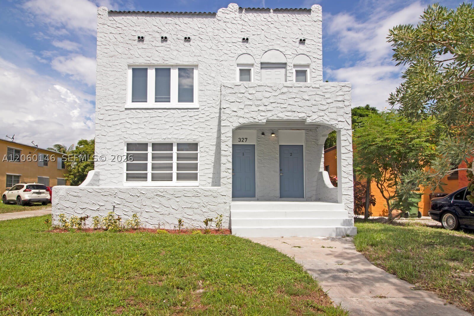 327 SW 20th St – photo 1