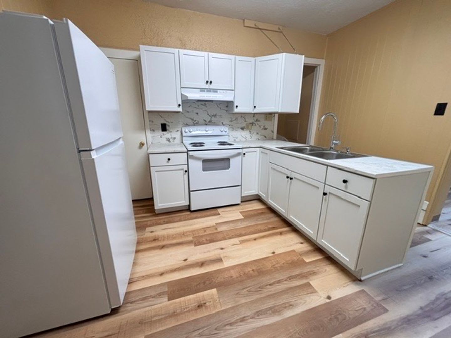 Beautiful Newly Remodeled 2-Bedroom Home for Rent – photo 1 of 20
